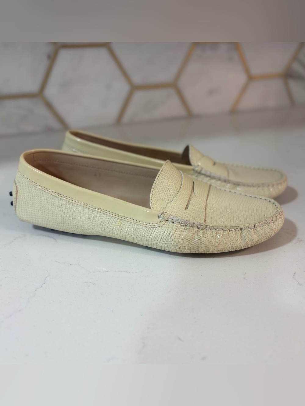 Tods Exclusive Lizard Embossed Leather Gommino Loafers Cream Drivers 41 $825